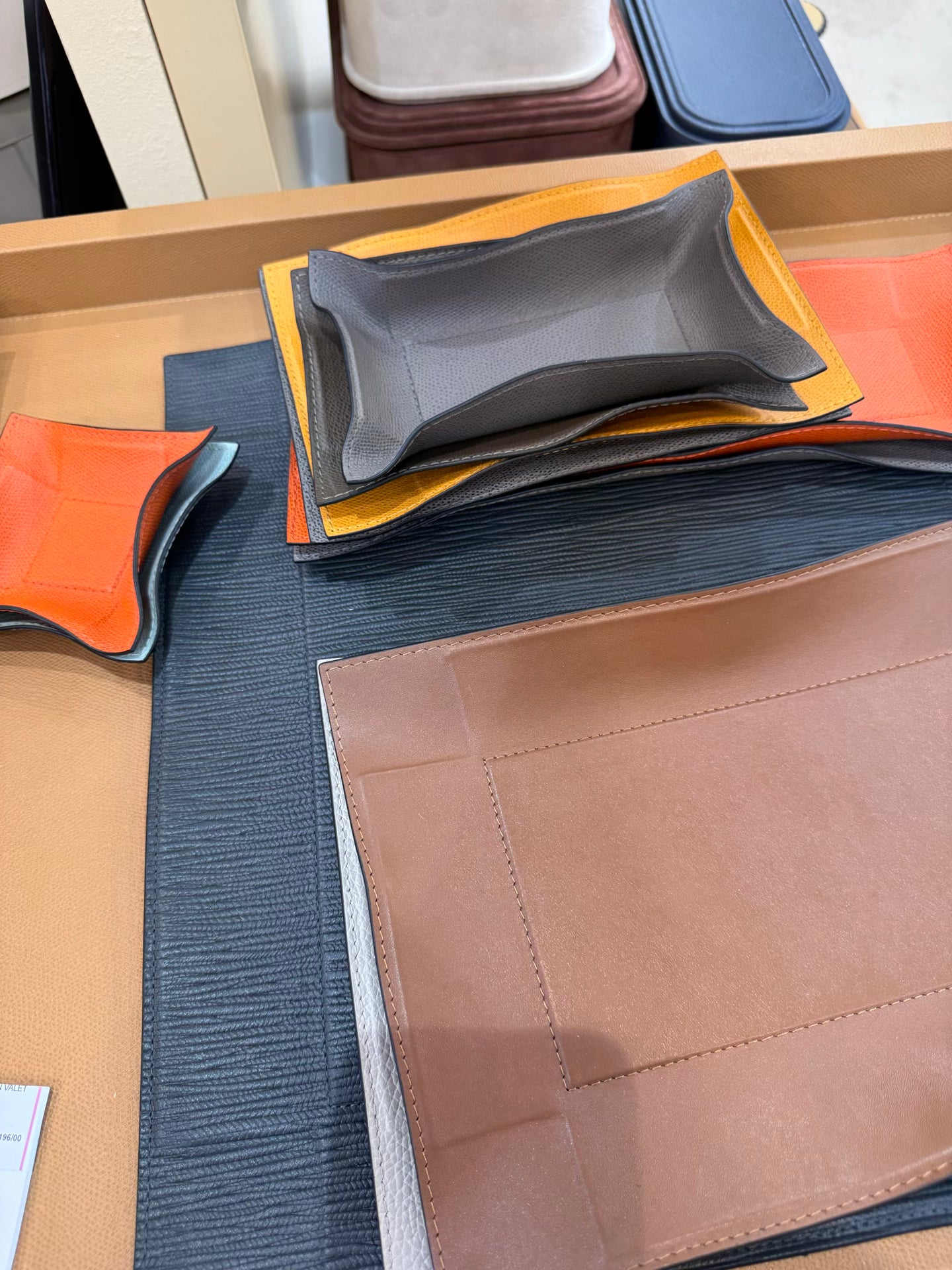 Giobagnara | Jack Valet Tray: Leather-covered metal tray with structured base and adjustable corners | Decor / Valet Trays | 2Jour Concierge, your luxury lifestyle shop | refined interiors, office desks, bedside organization, travel accessories, contemporary essentials