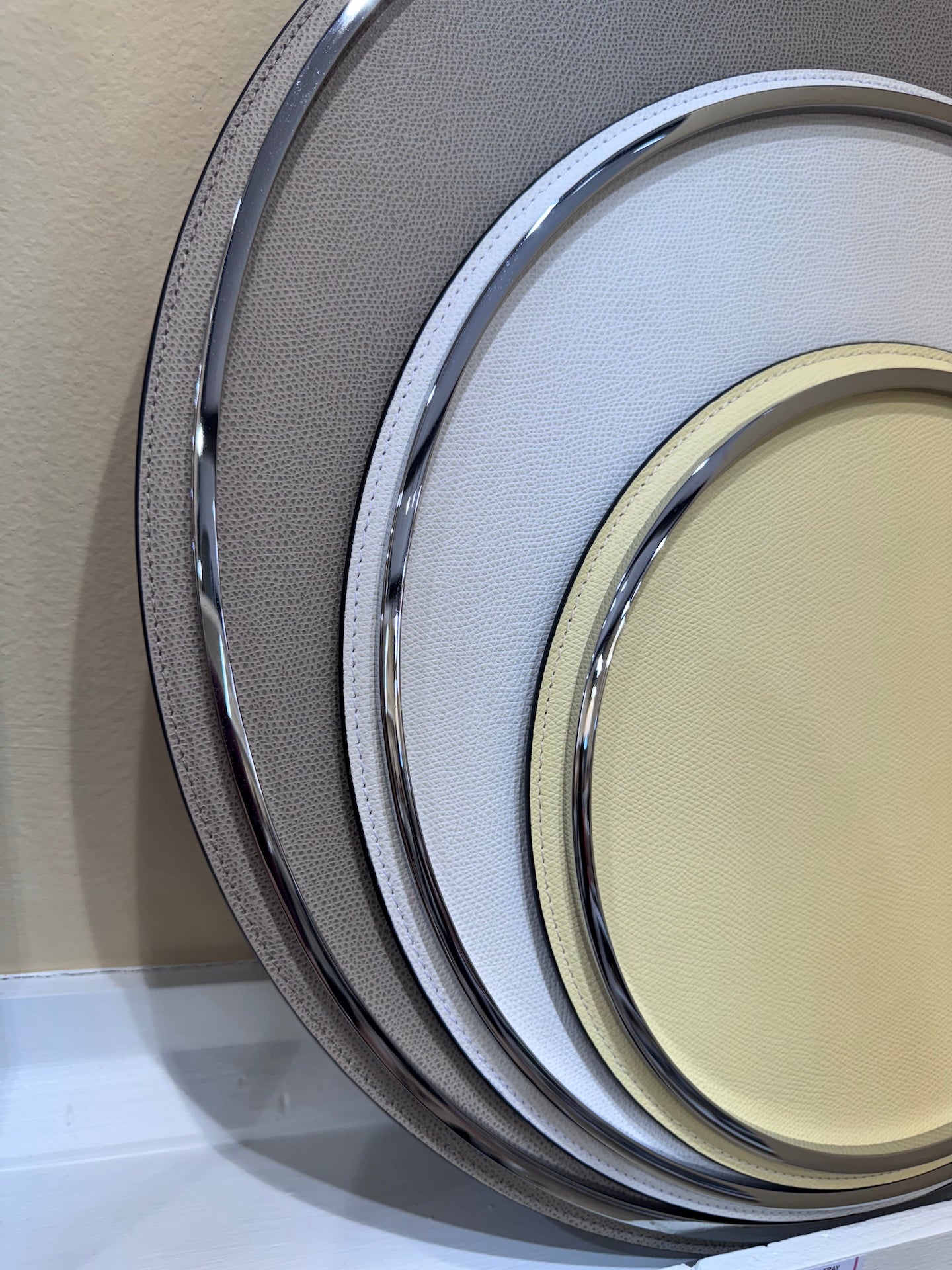 Rossini Leather-Covered Metal Tray Round