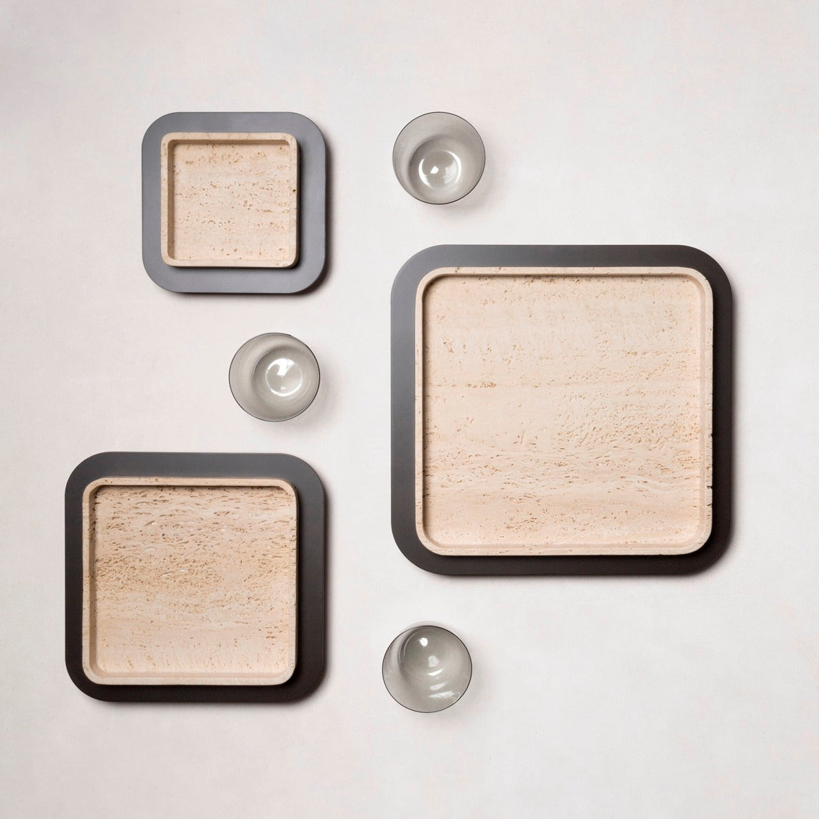 Giobagnara x Glenn Sestig Lloyd Marble Tray with Frame | Travertine structure with a brushed burnished bronze frame | Luxurious and sophisticated design | Home Decor and Serveware | 2Jour Concierge, your luxury lifestyle shop