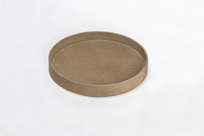 Riviere Dama Round Valet Tray | Leather-Covered Wood Structure | Soft Upholstered Surface | Dama Collection | Designed by Nicola Gallizia | Formal Rigor with Precise Details | Craftsmanship of Unparalleled Excellence