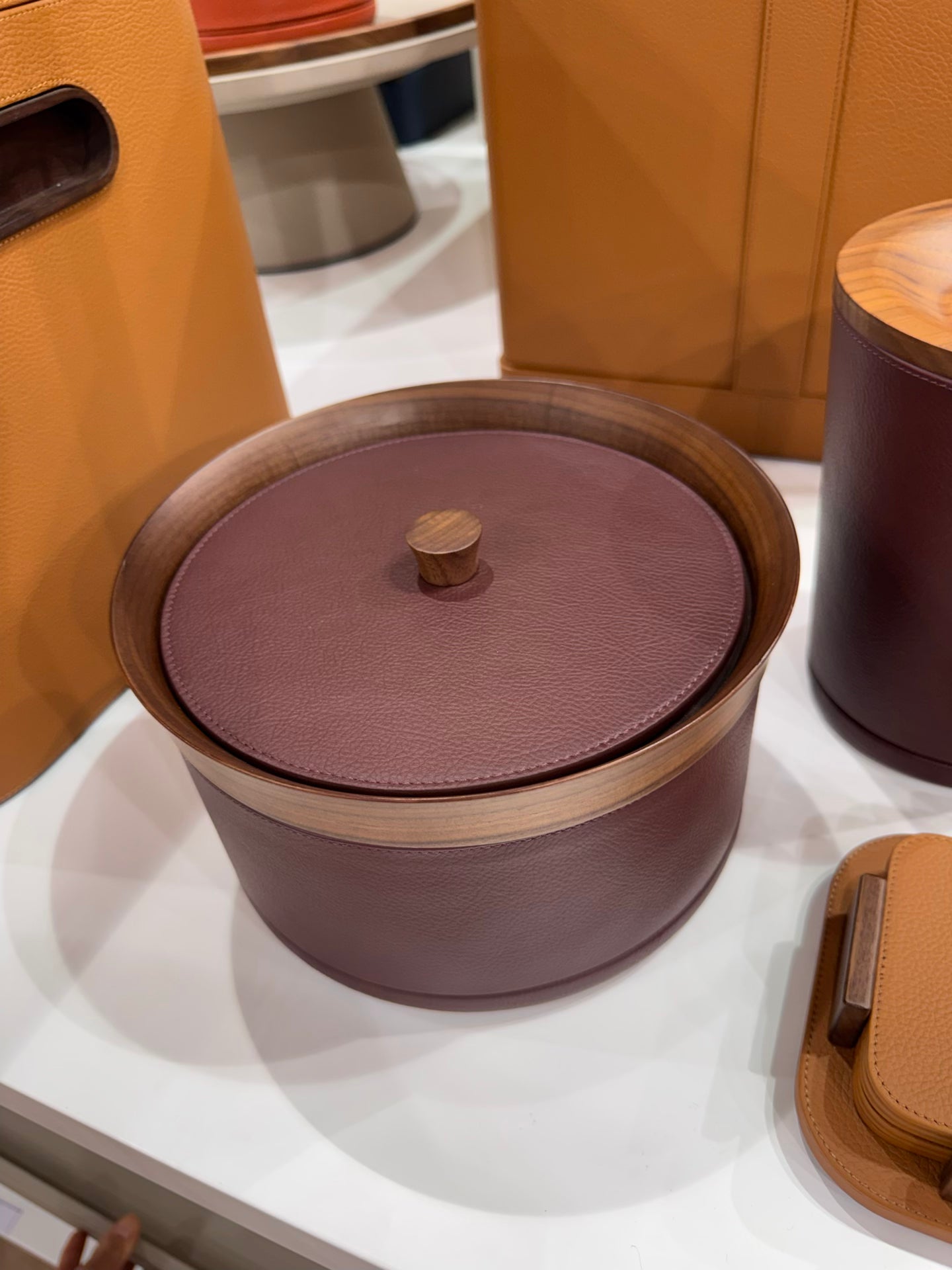 Giobagnara x Poltrona Frau | Divided Serving Box Pelle Frau®: Leather-covered container with glass insert and divider | Tabletop & Condiment Accessories | 2Jour Concierge | luxury serving containers and accessories