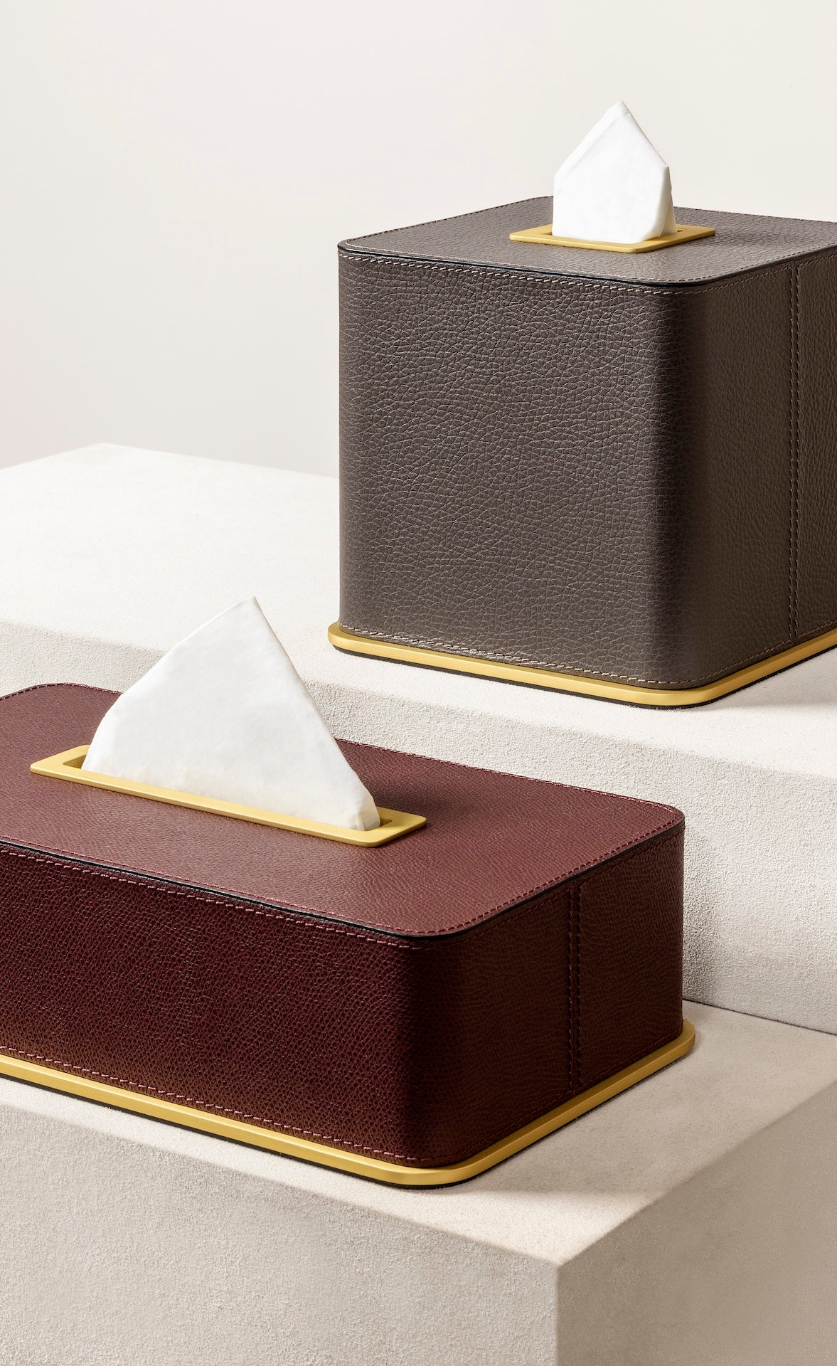 Giobagnara Polo | Tissue Holder: Leather with metal base and smooth finish, with non-slip waterproof rubber base | Bathroom / Tissue Holders | 2Jour Concierge, your luxury lifestyle shop | luxury interiors, hospitality décor, elegant living, designer home accessories, boutique hotels, refined lifestyle, yacht décor, office décor, executive interiors