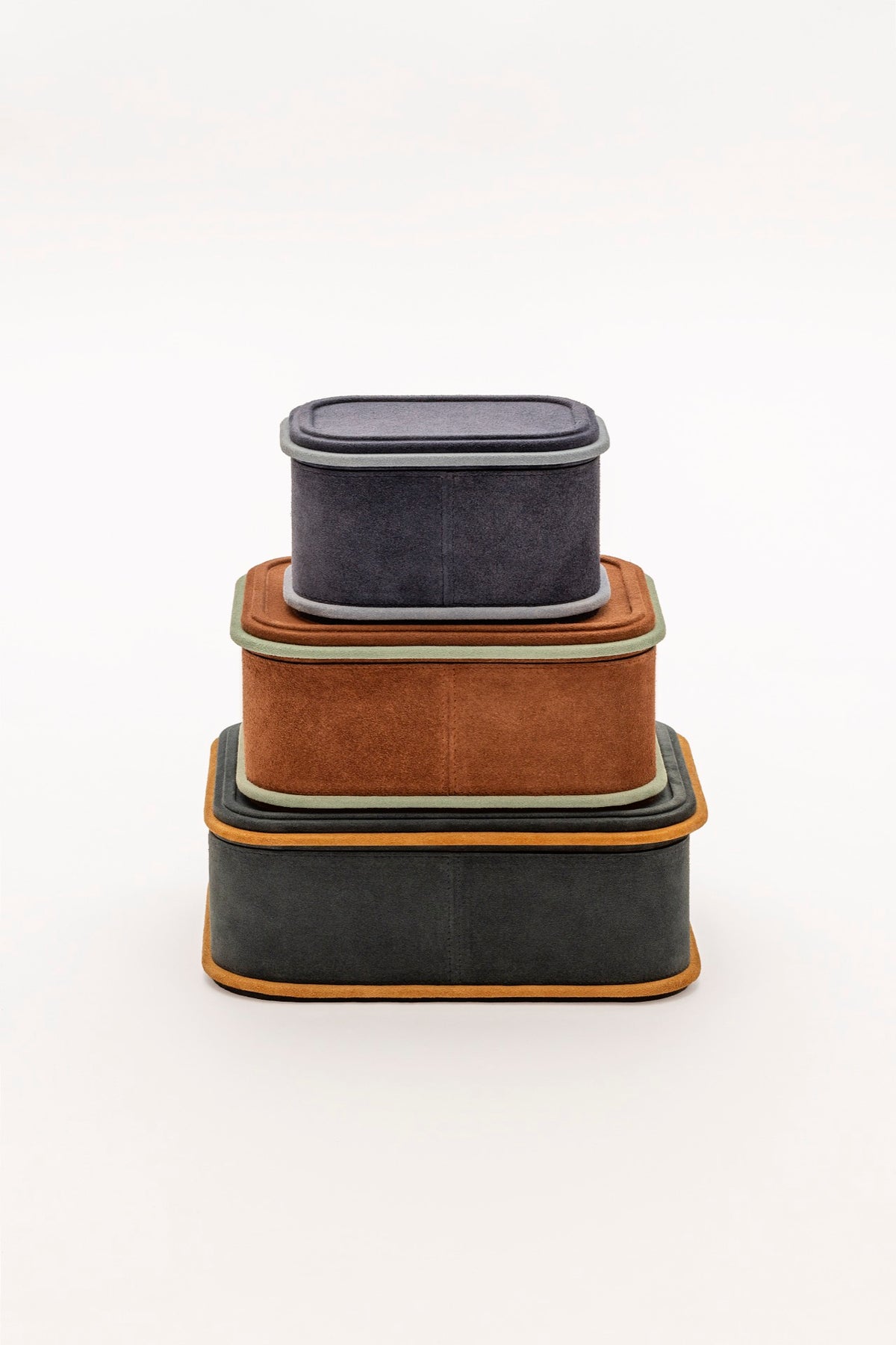 Giobagnara | Rolli Trinket Box: Leather-covered box with layered architectural profiles, monochrome and bicolor, in square, rectangular, long rectangular, and round forms | Decor | 2Jour Concierge, your luxury lifestyle shop | luxury trinket box, Giobagnara Rolli, architectural leather box, Italian designer box