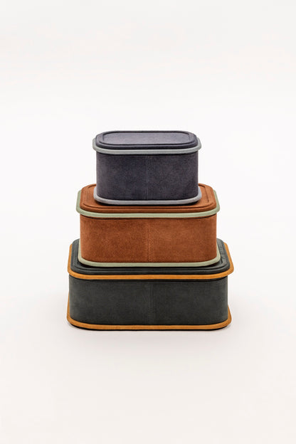 Giobagnara | Rolli Trinket Box: Leather-covered box with layered architectural profiles, monochrome and bicolor, in square, rectangular, long rectangular, and round forms | Decor | 2Jour Concierge, your luxury lifestyle shop | luxury trinket box, Giobagnara Rolli, architectural leather box, Italian designer box