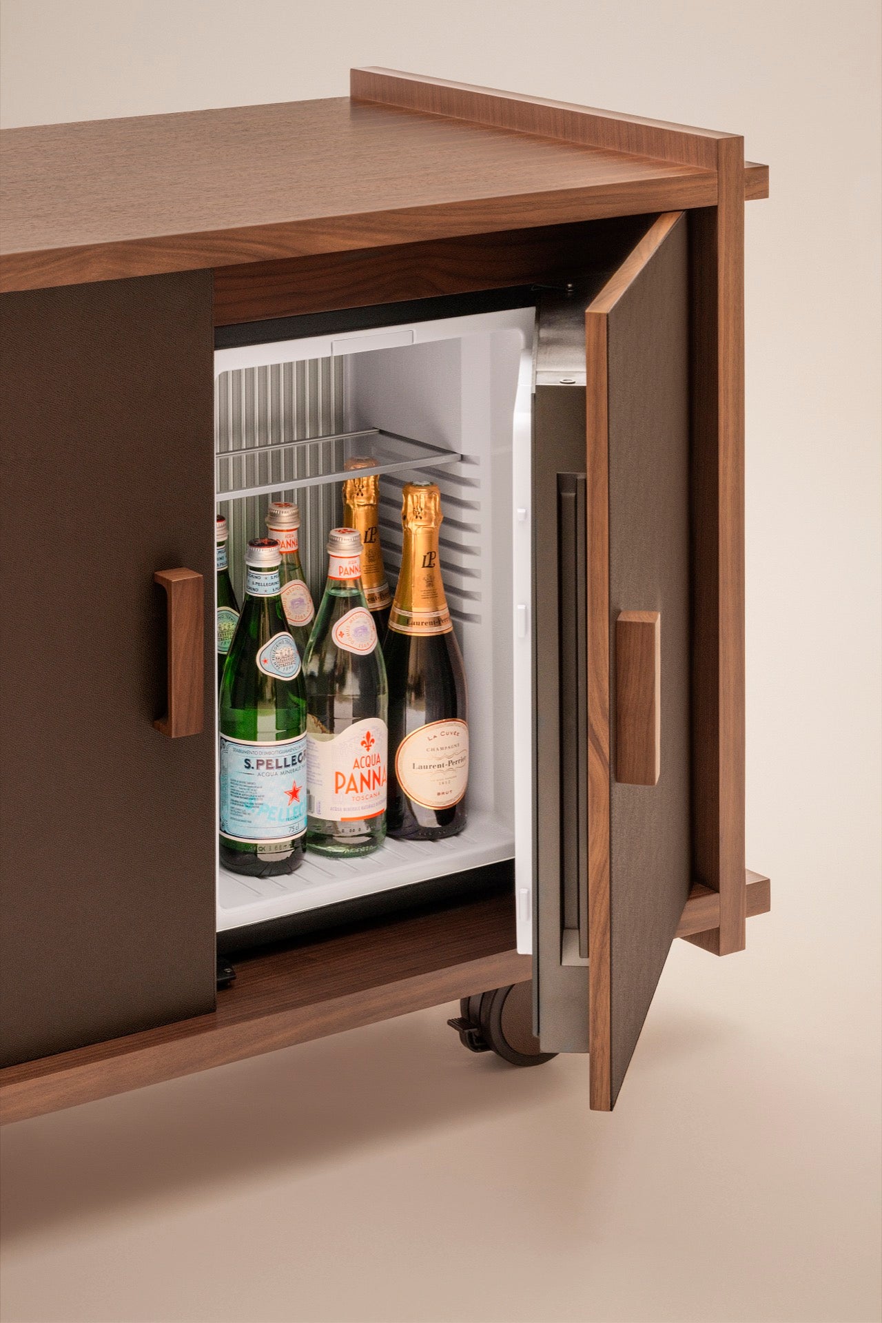 Giobagnara | Structura Bar Cart: Modular hospitality bar cart with integrated storage and service systems | Serveware + Hospitality / Coffee & Tea Organizers | 2Jour Concierge, your luxury lifestyle shop | premium bar furniture for expensive interiors, private residences, hotels, and refined hospitality environments