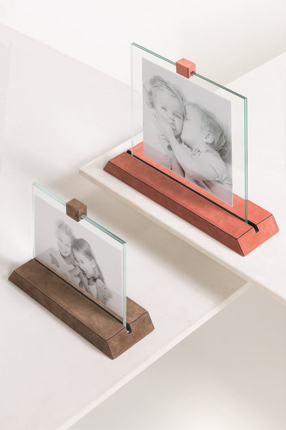 Giobagnara Io Picture Frame | Leather-covered wood base with a polished glass frame | Pictures can be displayed horizontally or vertically | Stylish and timeless design | Home Decor and Accessories | 2Jour Concierge, your luxury lifestyle shop