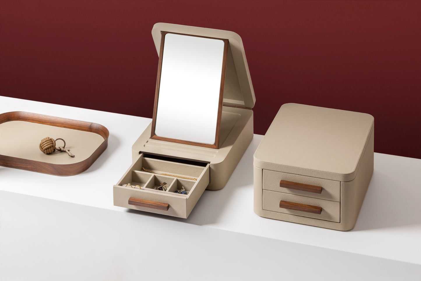 Giobagnara | Glasses Box Pelle Frau®: Leather-covered box with mirror and drawers for eyewear storage | Accessories Storage | 2Jour Concierge | luxury glasses organisers