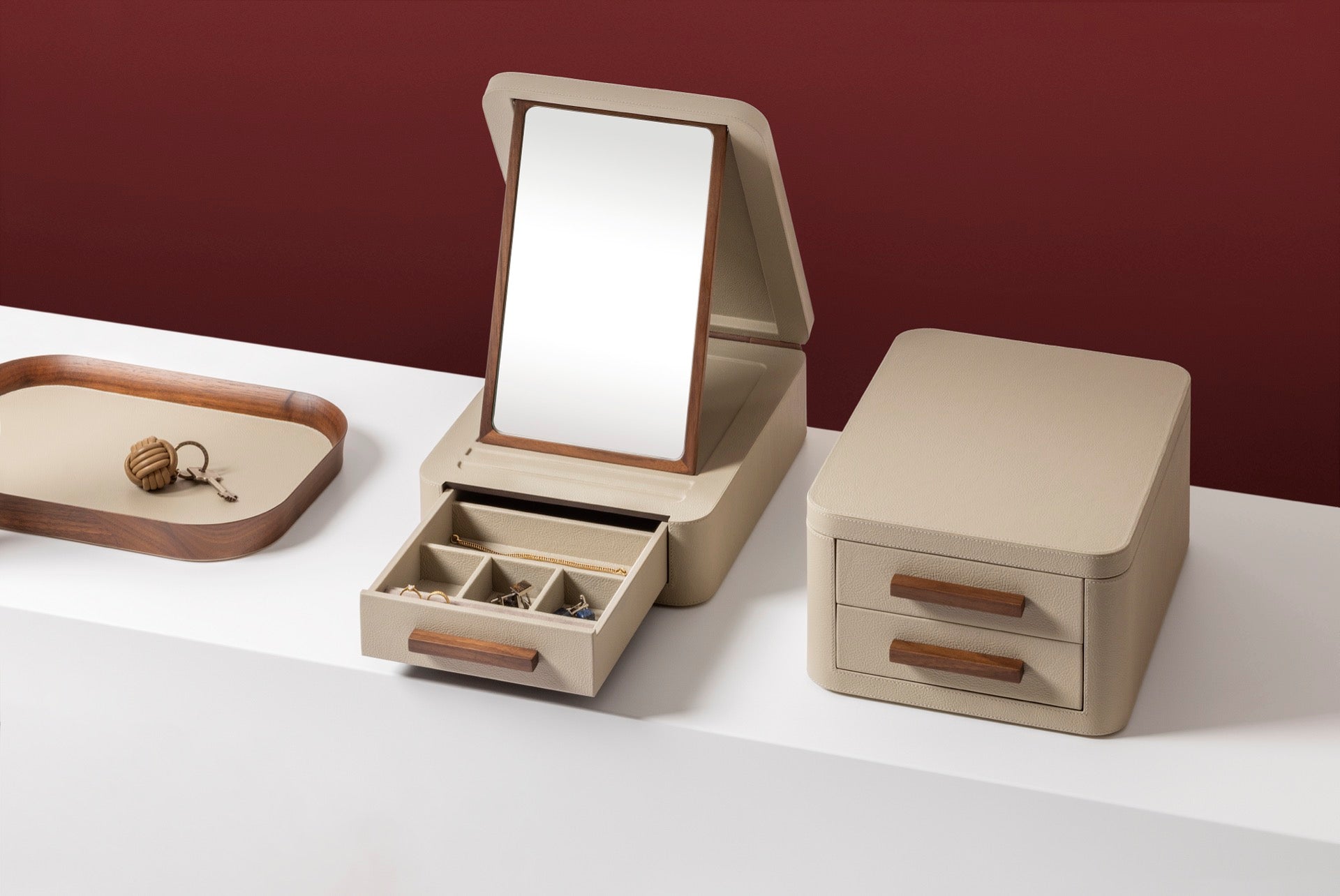Giobagnara | Glasses Box Pelle Frau®: Leather-covered box with mirror and drawers for eyewear storage | Accessories Storage | 2Jour Concierge | luxury glasses organisers