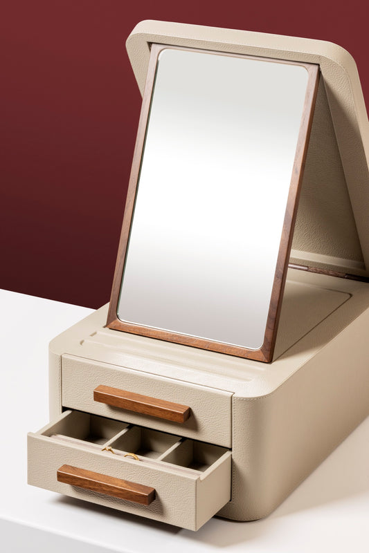 Giobagnara | Jewellery Box Pelle Frau®: Leather-covered box with mirror and compartmentalized drawers | Jewelry Storage | 2Jour Concierge | luxury jewellery organisers