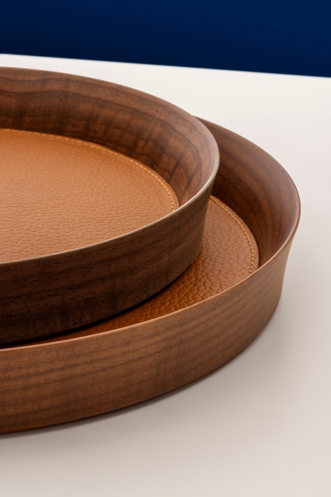 Giobagnara | Valet Tray Pelle Frau®: Walnut wood tray with leather inlay in multiple shapes and sizes | Decor / Valet Trays | 2Jour Concierge, your luxury lifestyle shop | premium leather and wood accessories for refined interiors