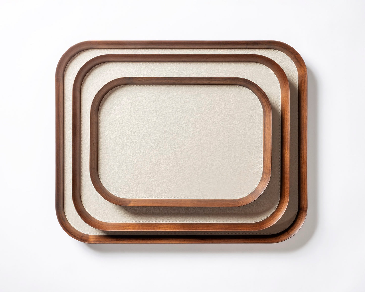 Giobagnara | Rectangular Tray Pelle Frau®: Walnut wood tray with leather inlay in multiple sizes | Serveware & Hospitality / Trays | 2Jour Concierge | luxury serving trays and tabletop accessories