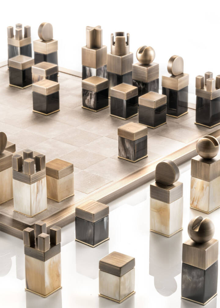 Arcahorn Trafalgar Burnished Brass and Nabuk Leather Chessboard with Matte Horn Chessmen | Luxurious Combination of Materials | Elegant Chess Set for Discerning Players | Explore a Range of Luxury Board Games at 2Jour Concierge, #1 luxury high-end gift & lifestyle shop