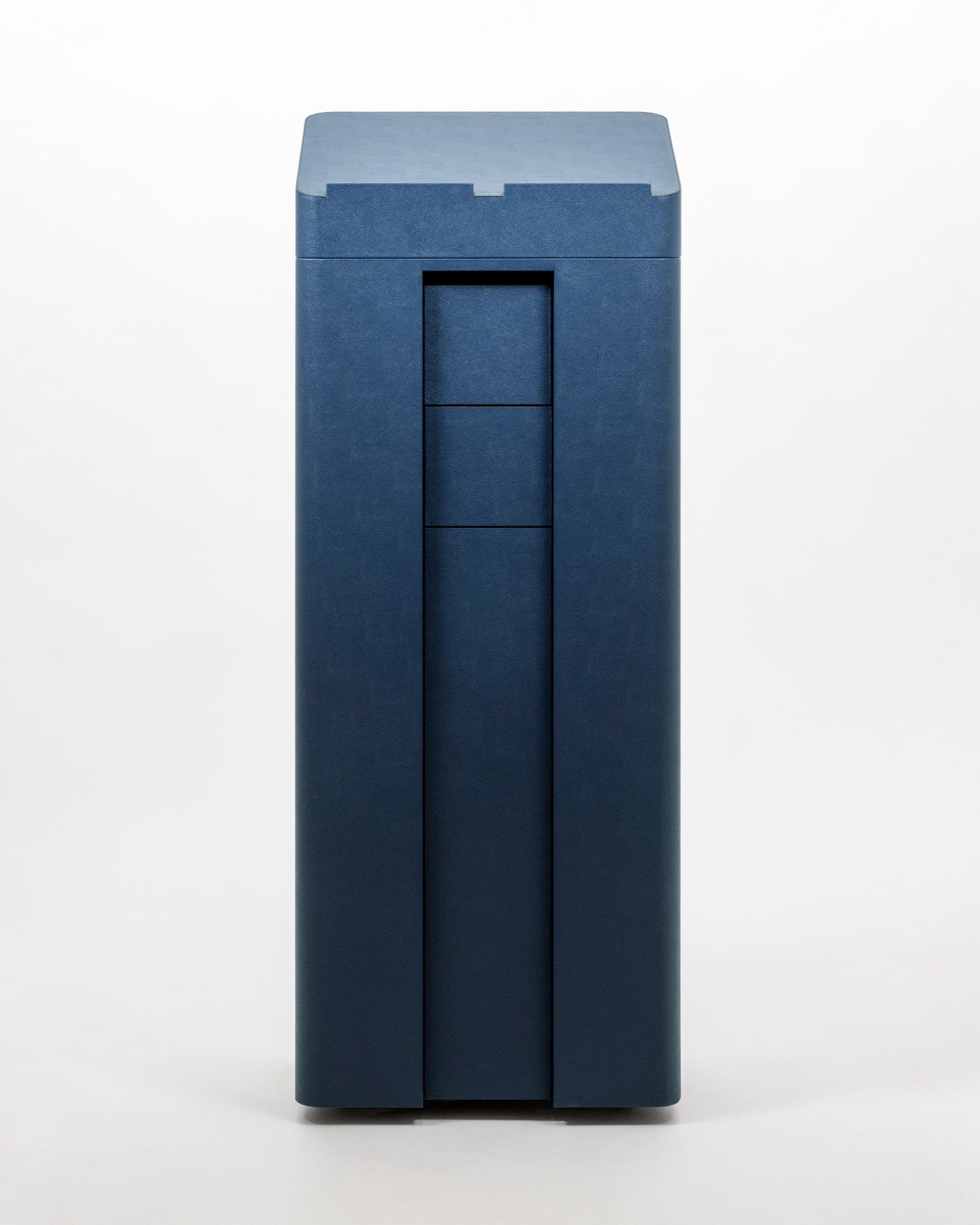 Glenn Sestig × Giobagnara | Lloyd Multipurpose Stand: Leather exterior with wengé interior,
integrated electrical socket, drawer, adjustable shelves, omni-directional wheels | Home & Studio |
2Jour Concierge, your luxury lifestyle shop | luxury multipurpose stand, Glenn Sestig Giobagnara
Lloyd, leather stand on wheels, Italian designer stand, mobile work station, luxury event furniture
