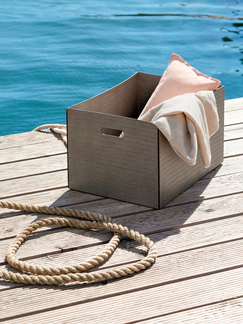 Giobagnara Marea Basket | All-leather structure with side handles | Perfect for closet organization, accessories storage, and decorative home solutions | Home Decor, Storage, and Closet Organizers | 2Jour Concierge, your luxury lifestyle shop