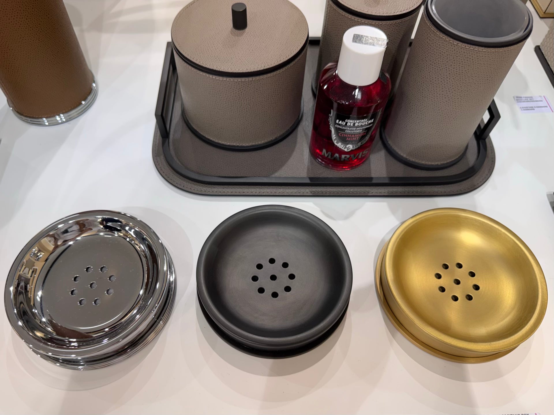 Giobagnara Positano soap bowl | Part of the Positano bathroom collection | Leather-covered solid brass structure with brass base frame | Features a non-slip waterproof rubber base | Available in chrome, bronze, or brass finishes | Bathroom accessories | 2Jour Concierge, your luxury lifestyle shop