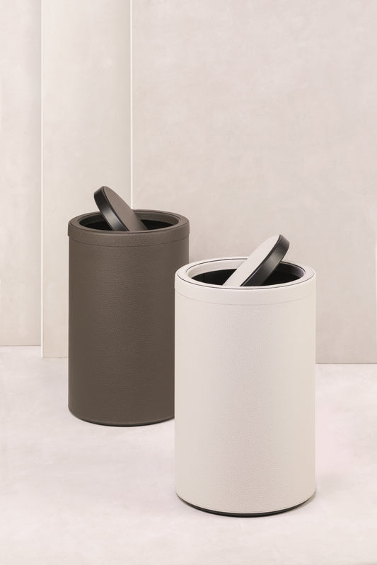 Giobagnara Swing Leather-Covered Metal Wastepaper Bin With Removable Lid | Stylish metal wastepaper bin covered in luxurious leather | Comes with a convenient removable lid | Explore exquisite home accessories at 2Jour Concierge, #1 luxury high-end gift & lifestyle shop