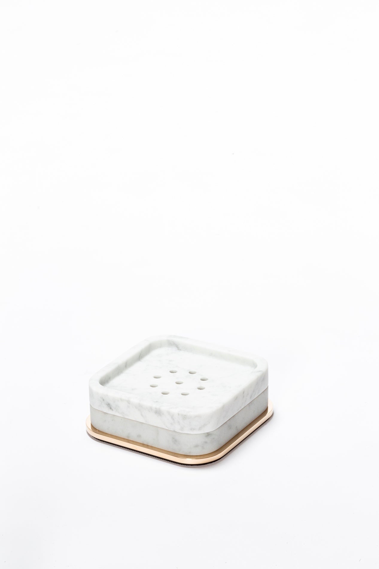 Giobagnara Polo Marble Square Soap Bowl | Marble Structure with Brass Base Frame | Non-Slip Waterproof Rubber Base | Part of Polo Marble Bathroom Set | Iconic Silhouette with Rounded Corners | Unique and Exclusive Design | Explore the Polo Marble Bathroom Collection at 2Jour Concierge, #1 luxury high-end gift & lifestyle shop