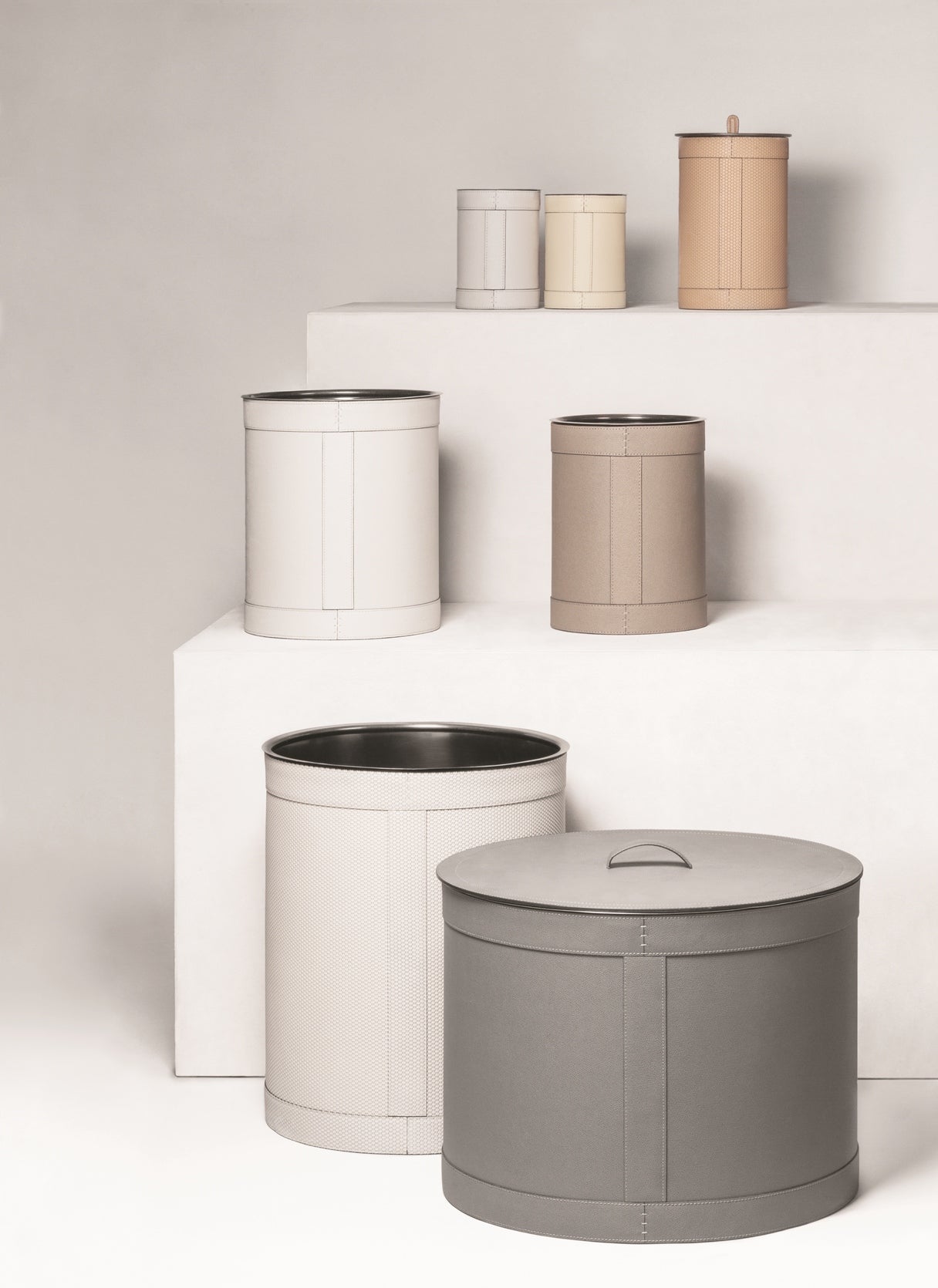 Giobagnara Brus Leather-Covered Bin With Removable Metal Container | Sleek design with a leather-covered exterior | Features a removable metal container for easy cleaning | Explore premium lifestyle accessories at 2Jour Concierge, #1 luxury high-end gift & lifestyle shop