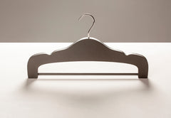 Scott Flacher Kleiderbügel aus lederbezogenem Holz