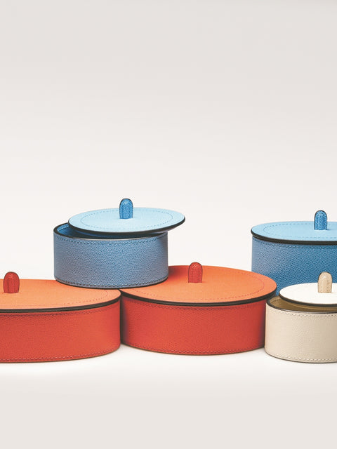 Giobagnara Harris Trinket Box | All leather-covered with removable lid | Available in oval and round shapes, in various sizes | Home Decor and Storage | 2Jour Concierge, your luxury lifestyle shop