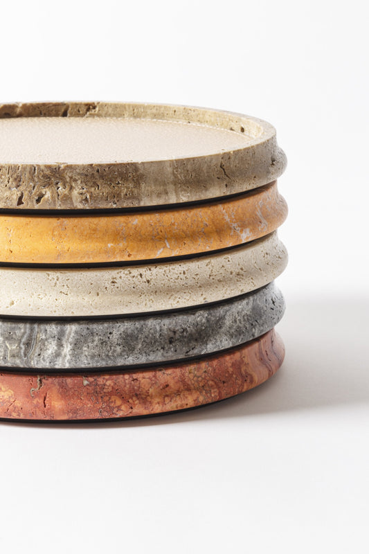 Giobagnara | Rodi Marble Valet Tray: Travertine marble with removable leather insert, available in different shapes and sizes | Decor / Valet Trays | 2Jour Concierge, your luxury lifestyle shop | natural stone, Italian craftsmanship, refined organization, timeless design