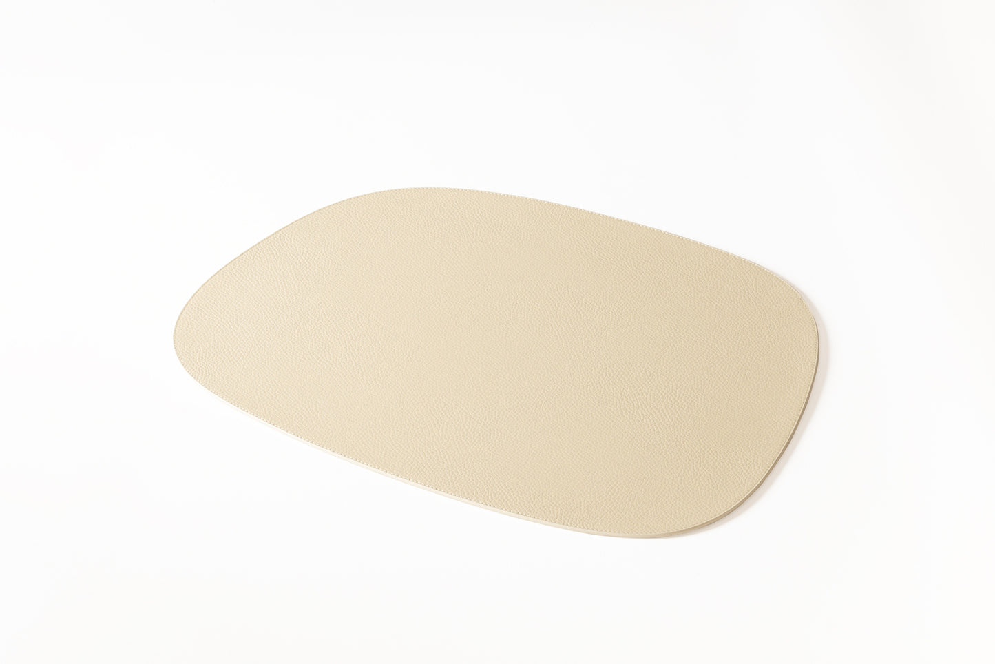 Maris Placemats | Giobagnara x Kelly Wearstler
Exquisite all-leather placemats, combining luxury and practicality. Ideal for elevating your dining experience with a touch of elegance. | Dining Accessories | 2Jour Concierge, your luxury lifestyle shop