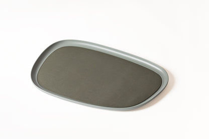 Giobagnara x Kelly Wearstler Maris Cast Aluminium Stacking Tray Rectangular
Sandblasted aluminium trays with removable leather inlay and a non-slip waterproof rubber base. | Sleek and durable | Home Accessories | 2Jour Concierge, your luxury lifestyle shop