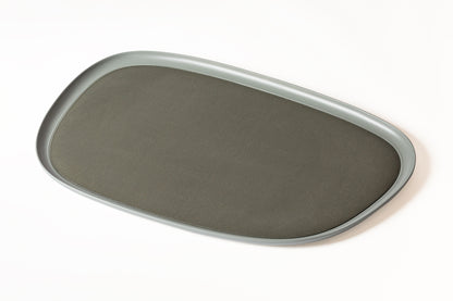 Giobagnara x Kelly Wearstler Maris Cast Aluminium Stacking Tray Rectangular
Sandblasted aluminium trays with removable leather inlay and a non-slip waterproof rubber base. | Sleek and durable | Home Accessories | 2Jour Concierge, your luxury lifestyle shop