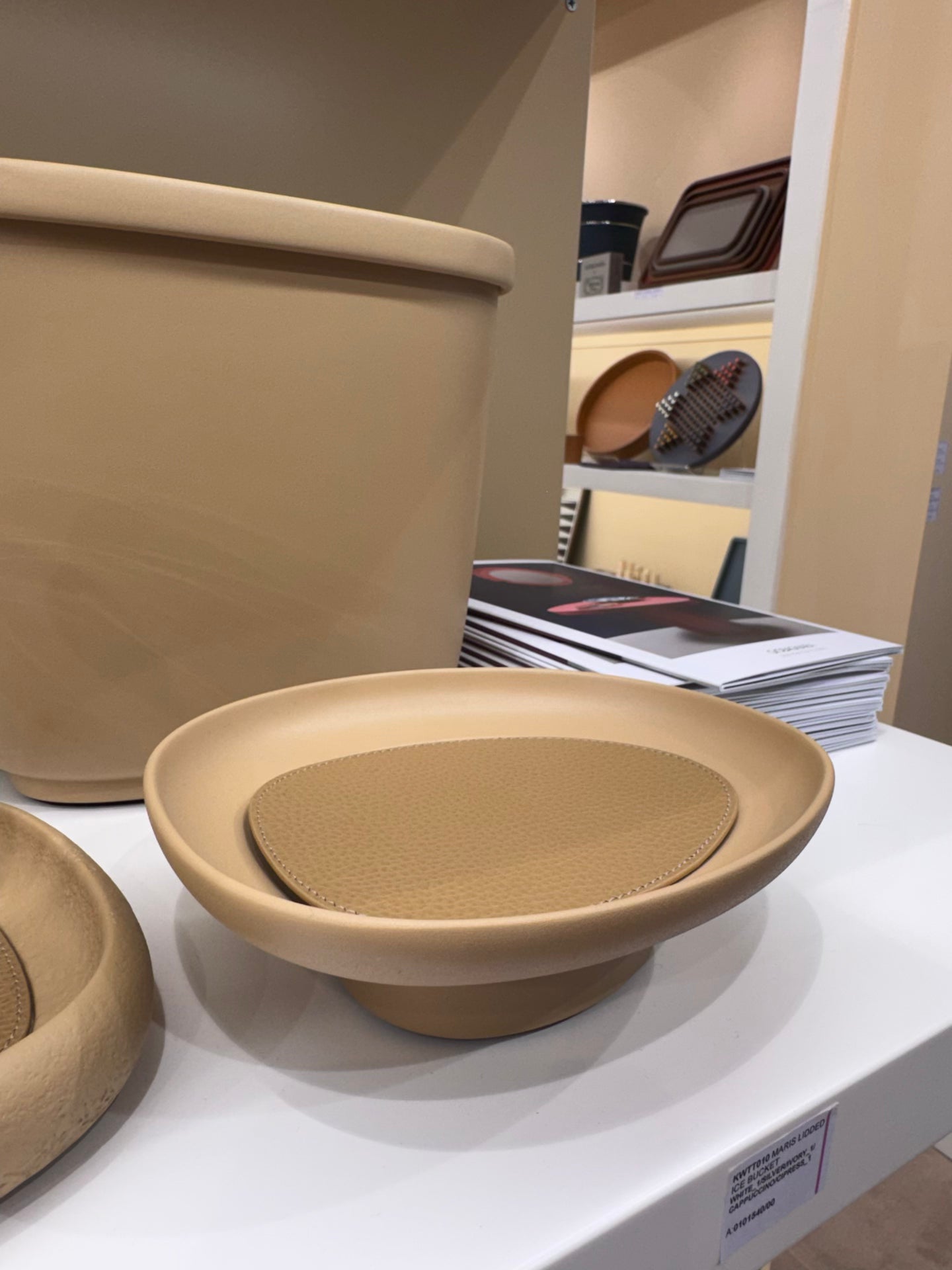 x Kelly Wearstler Maris Cast Aluminium Raised Tray, Round with Leather Inlay