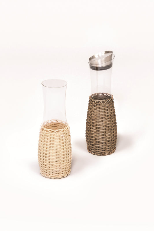 Dijon Carafe by Pigment France | Partially rattan-covered fine crystal carafe | Stainless steel swing top lid with built-in ice stopper and silicone seal | Capacity: 1 LT | Home Decor and Serveware | 2Jour Concierge, your luxury lifestyle shop