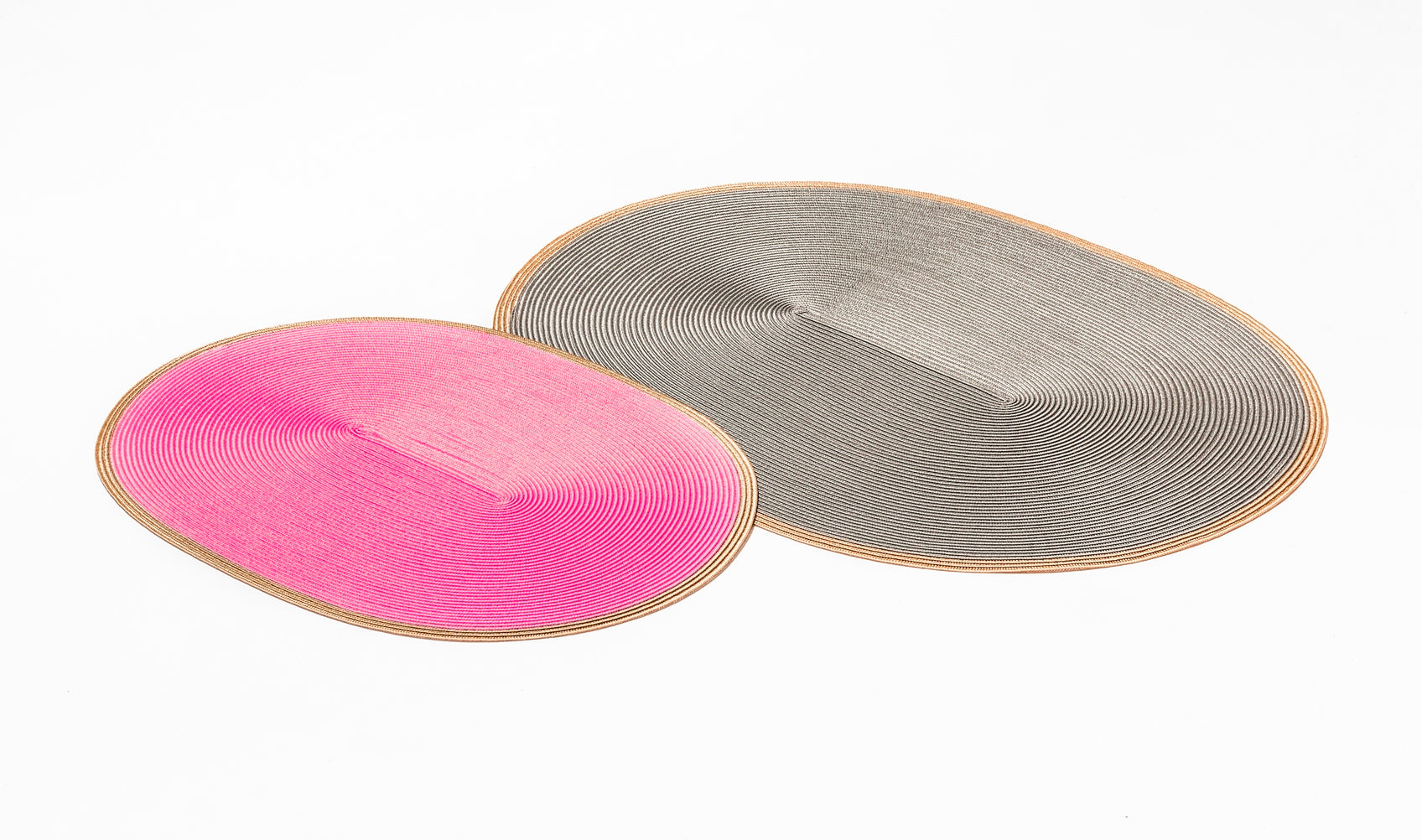 Pigment France Trocadero Placemat Oval Bicolor| TechStraw material, sturdy and durable | Ideal for year-round indoor or outdoor dining | Easy care: wipe clean with a sponge or cloth | Home Decor and Serveware | 2Jour Concierge, your luxury lifestyle shop