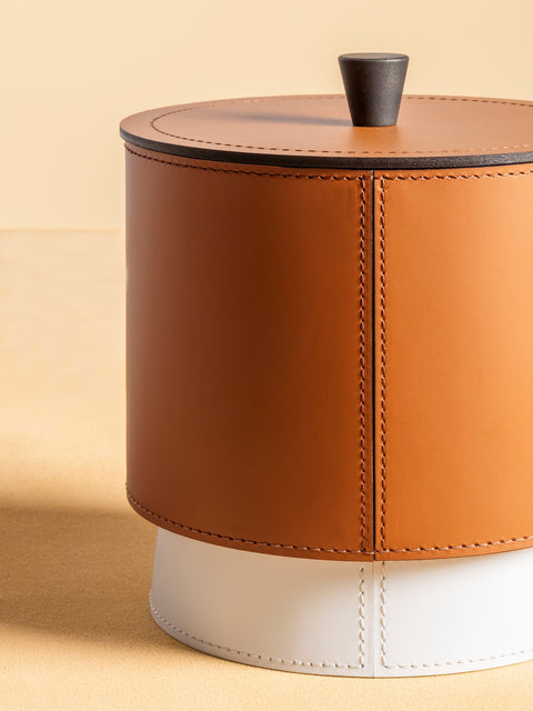 Rudi Zenit | Desk Set: Regenerated leather with contrasting base and smooth, matte finish, featuring a complete suite of accessories (desk blotter, pen holder, trays, and boxes) for organized and elegant workspaces | Office + Tech / Desk Sets & Organizers | 2Jour Concierge, your luxury lifestyle shop