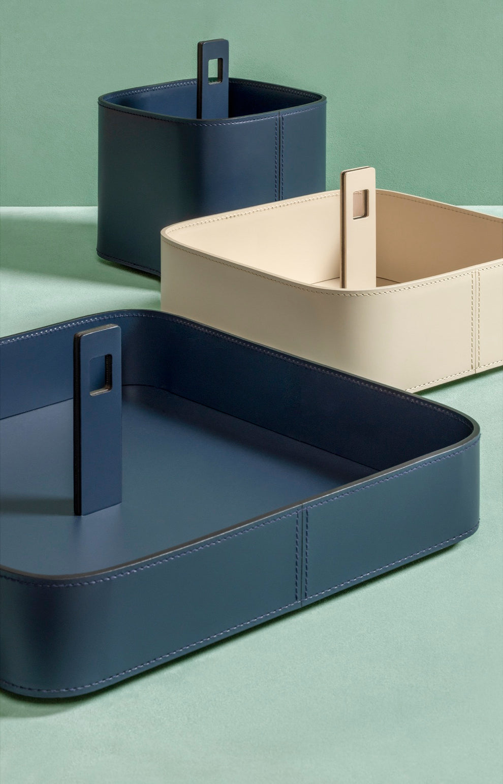 RUDI Nautilus Valet Tray: Regenerated Leather, Periscope-Like Handle ...