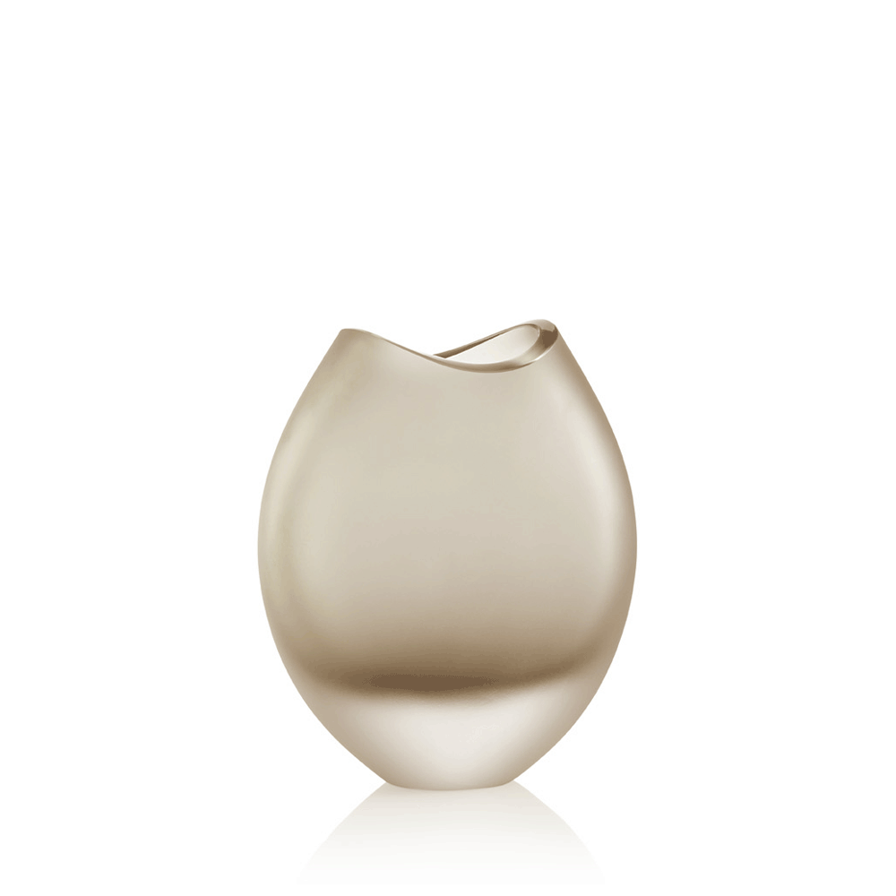NasonMoretti Swing vase – medium & large | Hand-blown Murano glass vases with dynamic silhouettes and vibrant color options | Available in medium and large sizes to suit different interior styles | A sculptural accent piece that combines playful energy with refined Italian craftsmanship | Design by NasonMoretti | Home decor & vases | 2Jour Concierge, your luxury lifestyle shop