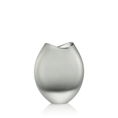 NasonMoretti Swing vase – medium & large | Hand-blown Murano glass vases with dynamic silhouettes and vibrant color options | Available in medium and large sizes to suit different interior styles | A sculptural accent piece that combines playful energy with refined Italian craftsmanship | Design by NasonMoretti | Home decor & vases | 2Jour Concierge, your luxury lifestyle shop