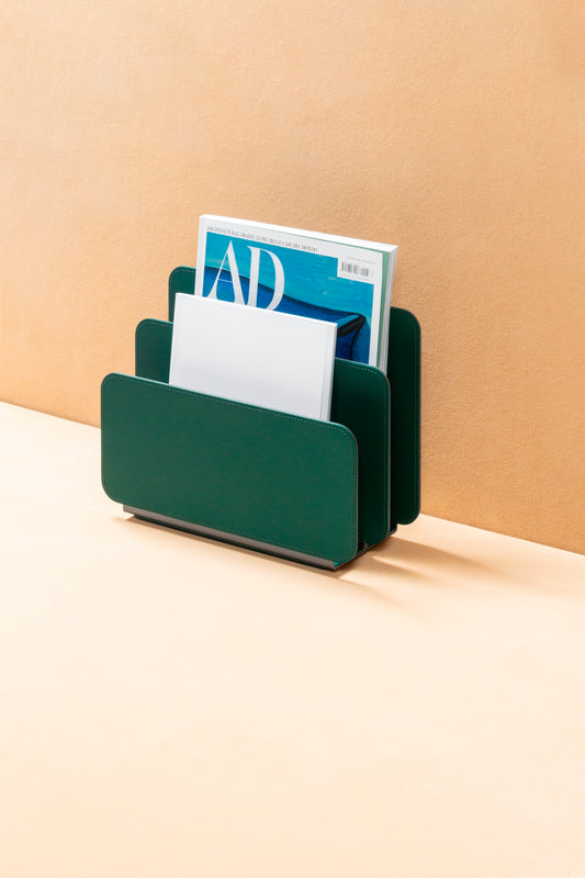 RUDI Tour Magazine Holder | Elegant and Functional Storage Solution | Aluminium Structure with Tecnocuoio® Regenerated Leather Inserts | Designed by Adam D. Tihany | Explore a Range of Luxury Home Accessories at 2Jour Concierge, #1 luxury high-end gift & lifestyle shop