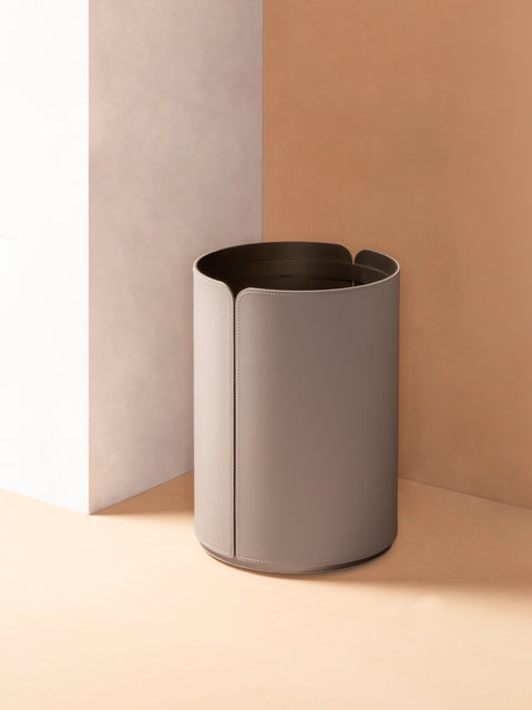 Rudi Tour | Wastepaper Bin: Regenerated leather with aluminum base and smooth, matte finish, designed by Adam D. Tihany, ideal for offices or living spaces | Office + Tech / Desk Sets & Organizers | 2Jour Concierge, your luxury lifestyle shop