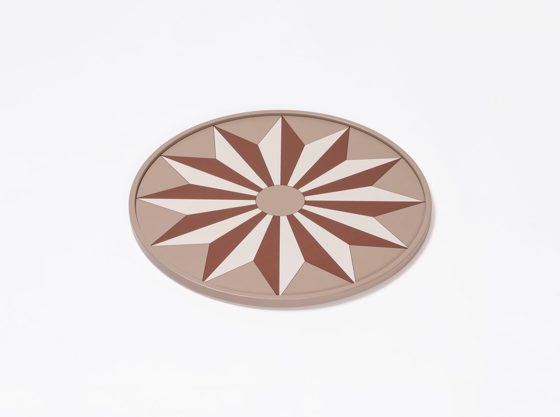 San Marco Tray N.2 by Giobagnara | Leather-covered wood structure with an interweaving decorative motif inspired by a marble grating of a window of the Prison of San Marco in Venice | San Marco Collection | Combines historic legacy with modernity, celebrating Venice's artistic and cultural heritage | Home Decor and Serveware | 2Jour Concierge, your luxury lifestyle shop