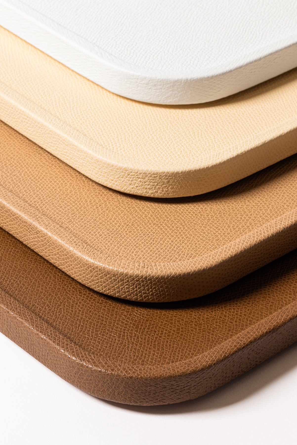 Giobagnara Arcobaleno Tray | Leather-covered | Available in square and rectangular shapes | Arcobaleno expresses the infinite diversity of color with unlimited combinations, from bold brights to subtle nuances | Elegant and customizable serving tray | Home Decor and Accessories | 2Jour Concierge, your luxury lifestyle shop