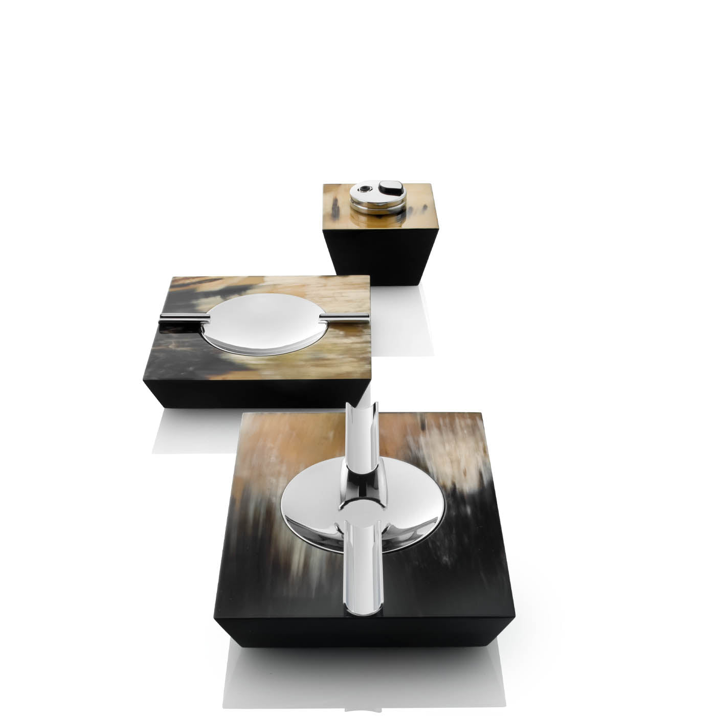 Bacco Cigarette Ashtray by Arcahorn | Ashtray made of dark horn and wood with a lacquered black gloss finish, featuring chromed brass accents | Home Decor and Ashtrays | 2Jour Concierge, your luxury lifestyle shop