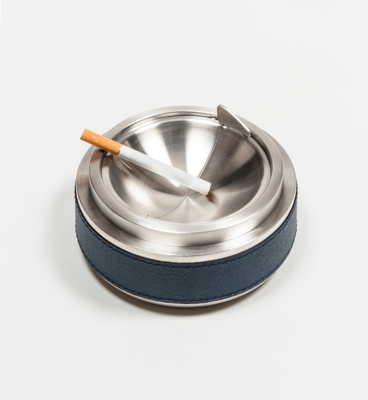 Giobagnara Libeccio Leather-Covered Tipping Ashtray | Luxury Cigar and Smoking Accessories, Sophisticated Tabletop Decor & Gift Items | 2Jour Concierge, #1 luxury high-end gift & lifestyle shop