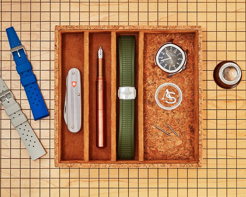 WOLF Analog/Shift 1976 Collection Strap Changing Tray| Luxury watch winders, rolls, boxes | 2Jour Concierge, #1 luxury high-end gift & lifestyle shop